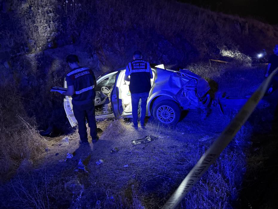 Şanlıurfa'da Feci Kaza: Otomobil Şarampole Devrildi, 3 Kişi Öldü, 1 Yaralı