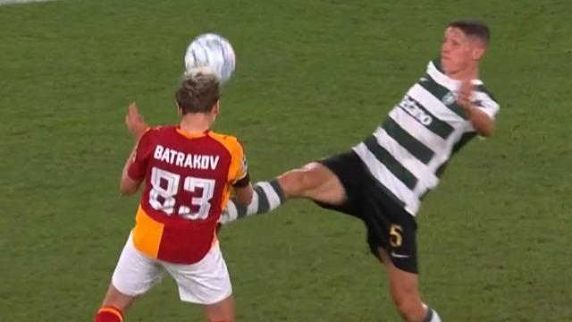 Galatasaray Taraftarını Öfke Sarmalına Tutan Olay: Altimira'nın Sözde Kırmızı Kartı Çıkmadı